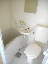 日々の疲れを癒すお風呂付です