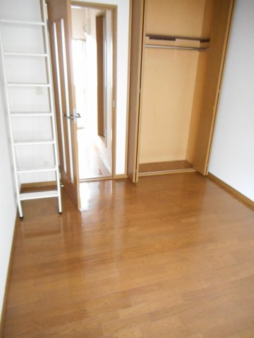 コンパクトな洋室です