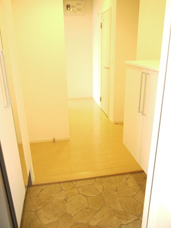 グランドマーニ　Ａの玄関