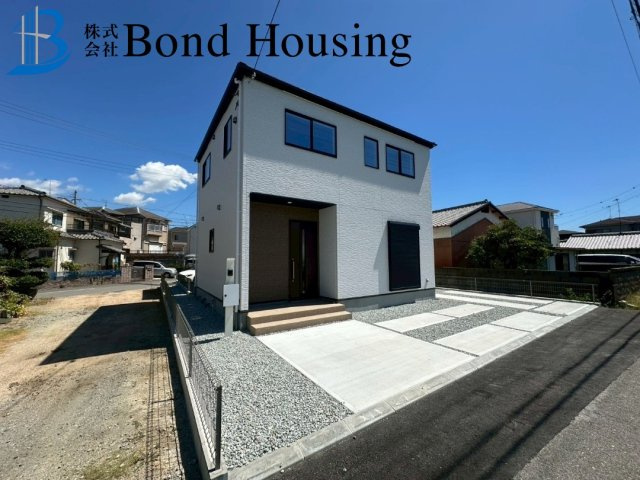 「WIC2つアリ」「縦列2台駐車可」西岡10期 2号棟の外観