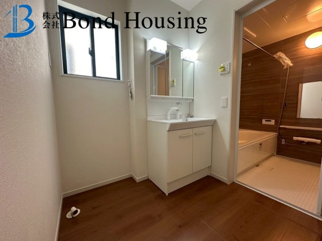 「5LDK」「並列2台駐車可」西岡10期 1号棟の洗面所