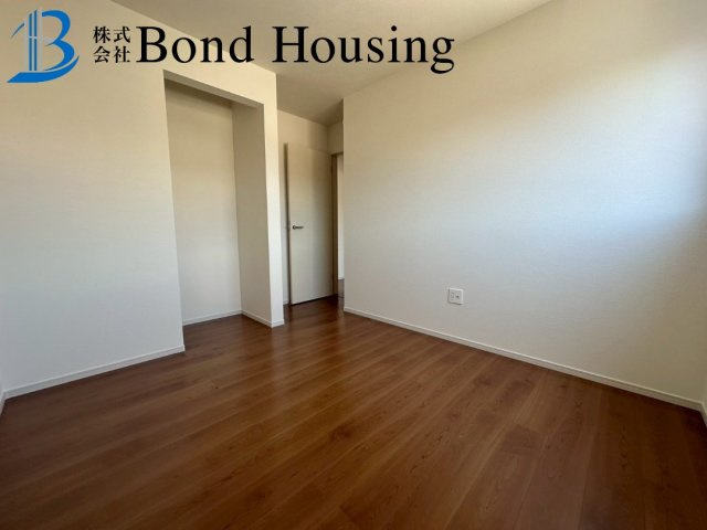 「5LDK」「並列2台駐車可」西岡10期 1号棟の洋室