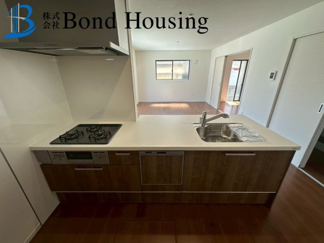 「5LDK」「並列2台駐車可」西岡10期 1号棟のキッチン