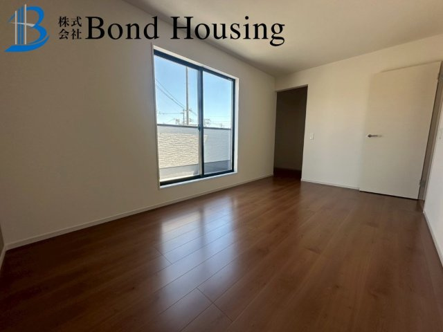 「5LDK」「並列2台駐車可」西岡10期 1号棟の洋室