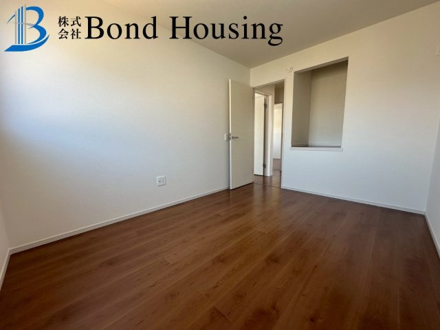 「5LDK」「並列2台駐車可」西岡10期 1号棟の洋室