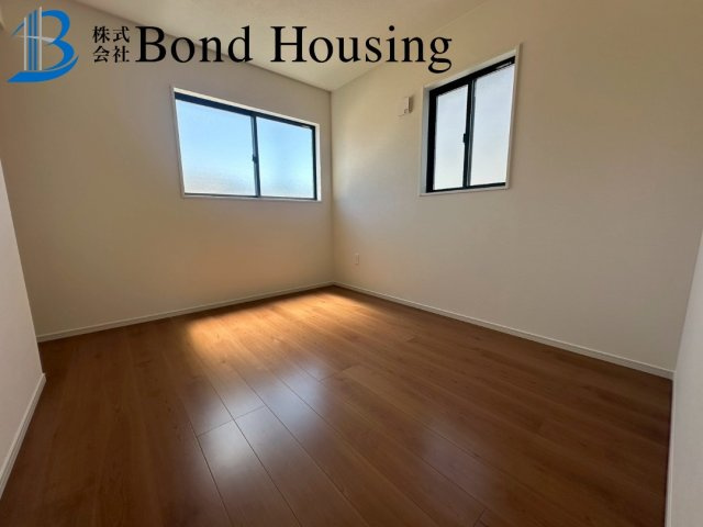 「5LDK」「並列2台駐車可」西岡10期 1号棟の洋室