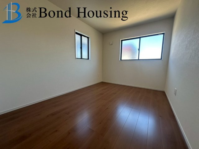 「5LDK」「並列2台駐車可」西岡10期 1号棟の洋室