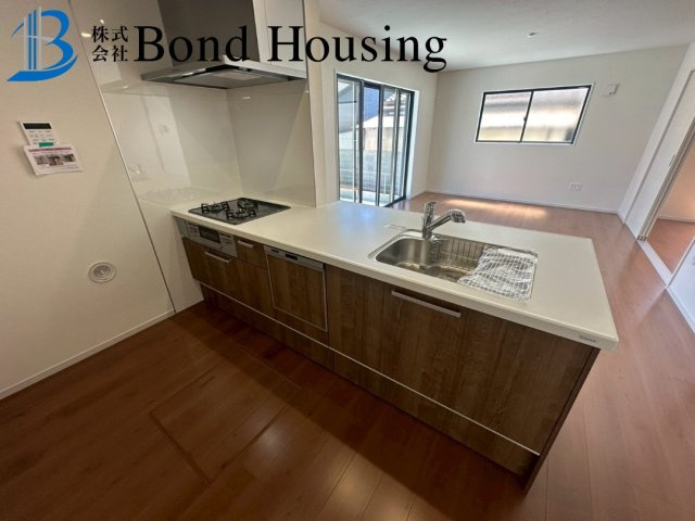 「5LDK」「並列2台駐車可」西岡10期 1号棟のキッチン