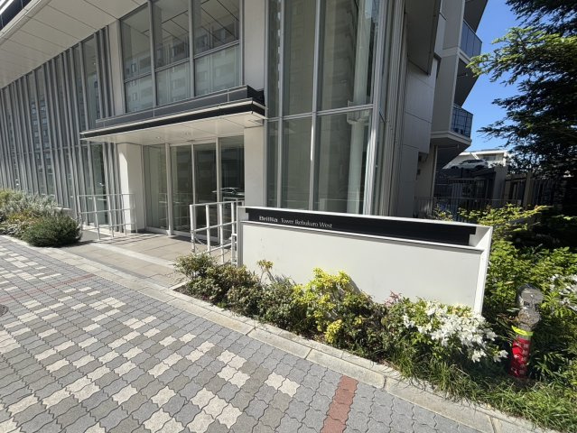 ブリリアタワー池袋Westのエントランス