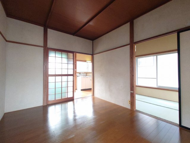 スタンダードな洋室です