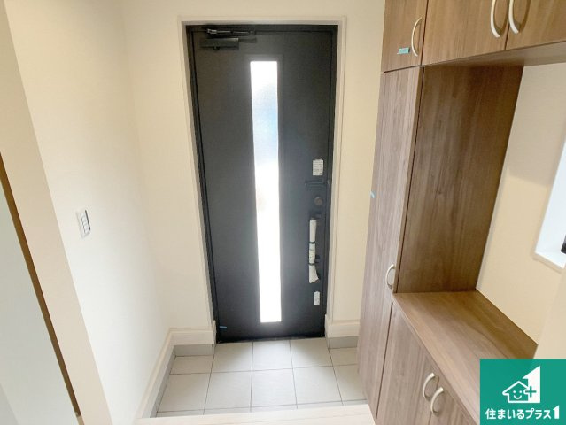 揖保郡太子町矢田部　第4期　新築一戸建ての玄関|シューズボックスにはたくさんの靴が収納できるので玄関周りはいつもスッキリ！ご家族が増えても安心！