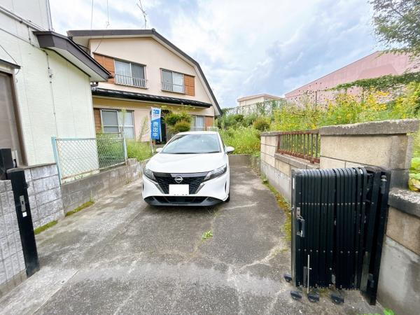 八戸市大字河原木字小田の駐車場