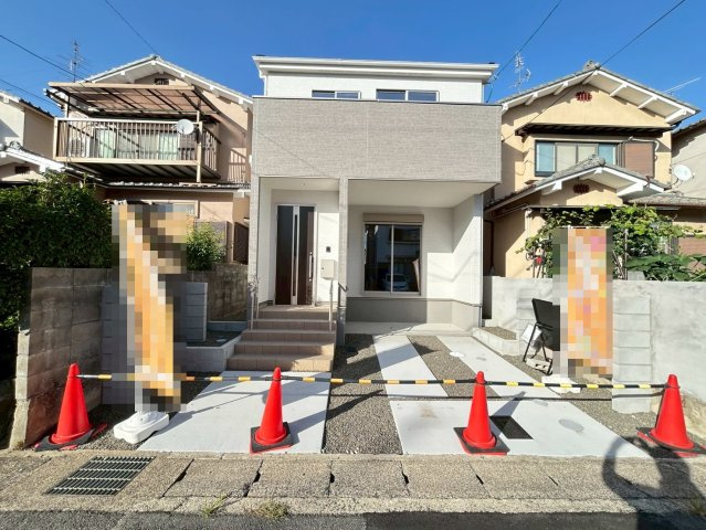 生活至便地◆近鉄京都線「向島」駅徒歩１２分◆南面バルコニー＆全室２面採光◆伏見区向島津田町