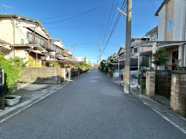 生活至便地◆近鉄京都線「向島」駅徒歩１２分◆南面バルコニー＆全室２面採光◆伏見区向島津田町の前面道路含む現地写真|前道