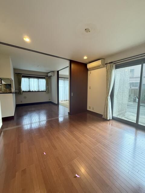 ひばりが丘１丁目戸建の居間・リビング