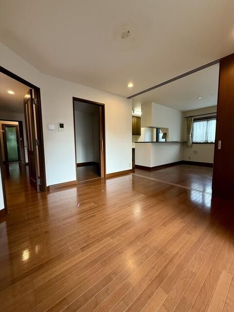 ひばりが丘１丁目戸建の居間・リビング