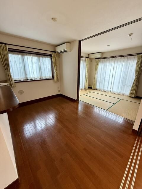 ひばりが丘１丁目戸建の居間・リビング