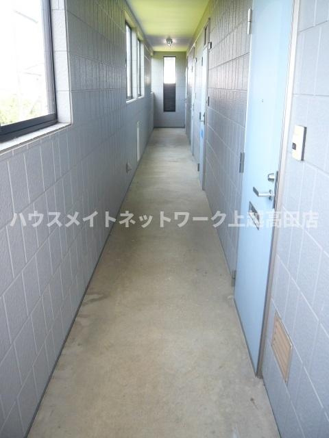 コーポエイトのロビー|共用通路