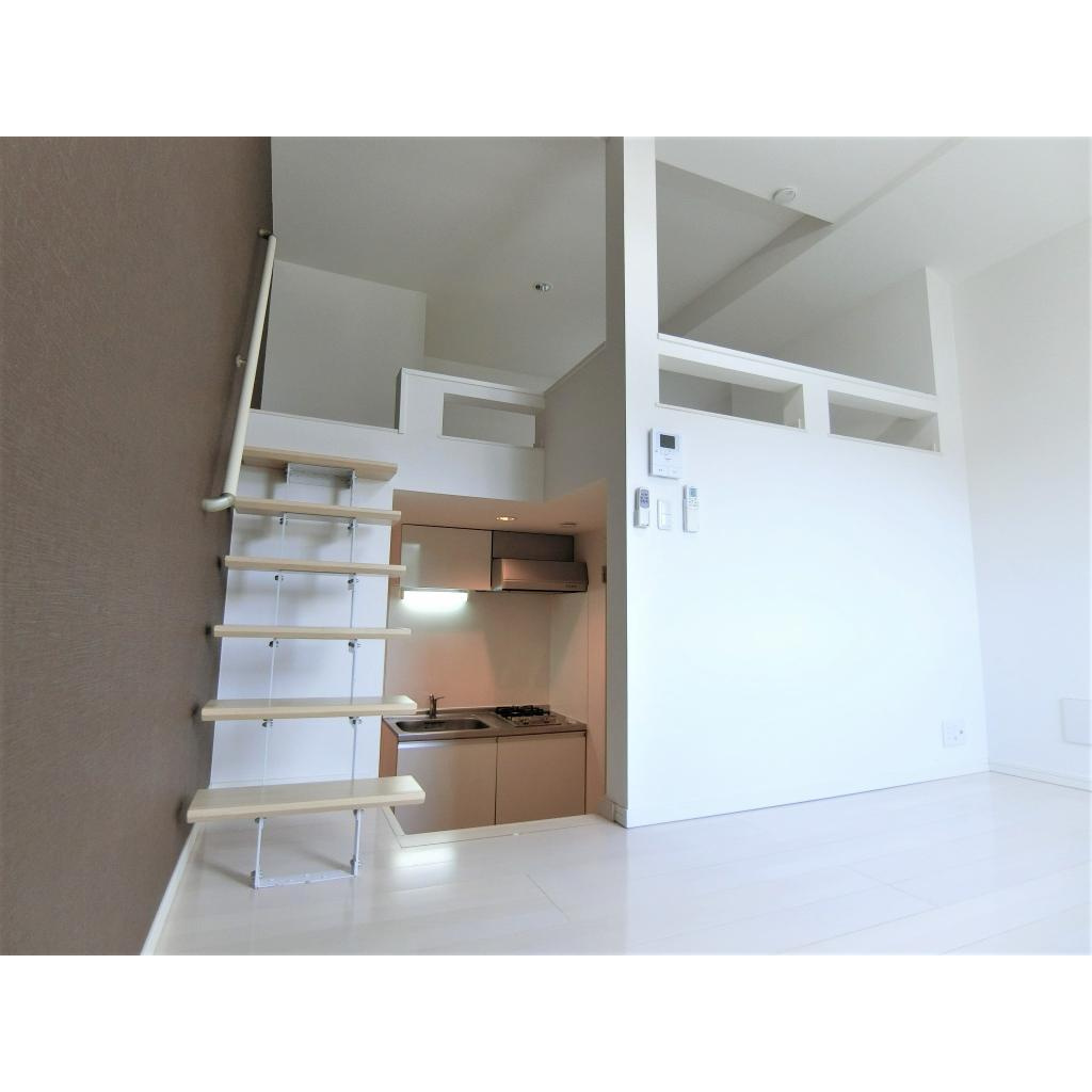 シェンヌ千葉中央の居間・リビング|洋室