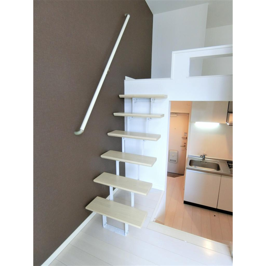 シェンヌ千葉中央の居間・リビング|洋室