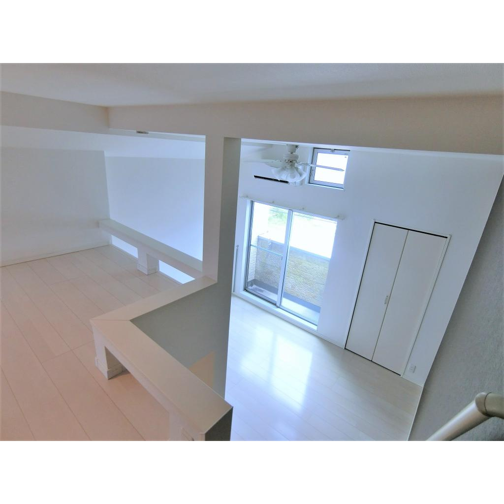 シェンヌ千葉中央の居間・リビング|洋室