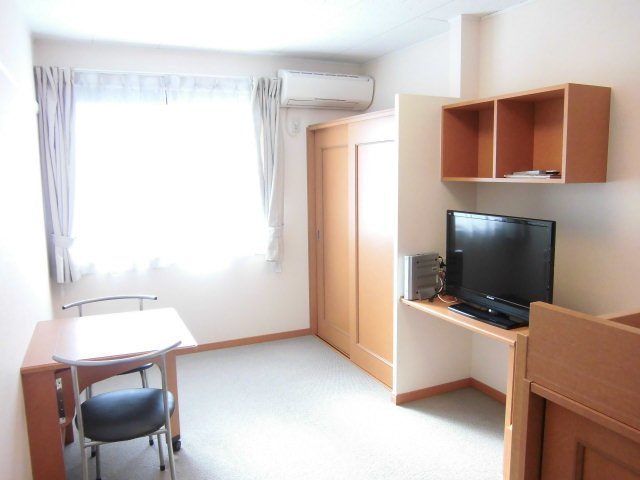 レオパレスさくらの居間・リビング|使いやすい居間です