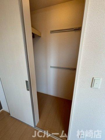 柏崎市茨目１丁目のアパートの収納