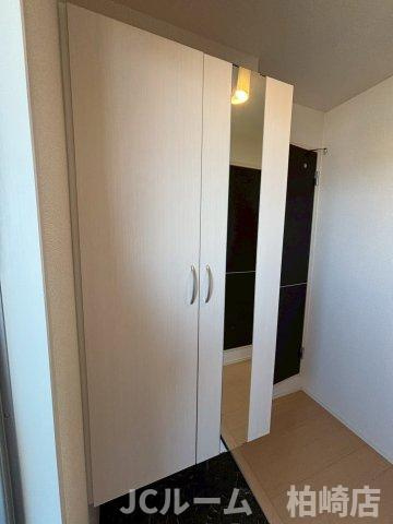 柏崎市茨目１丁目のアパートの収納