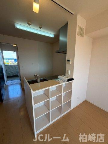 柏崎市茨目１丁目のアパートのキッチン
