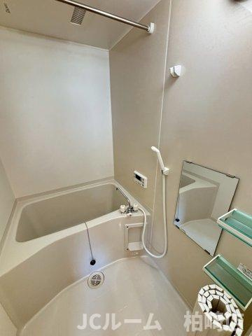 柏崎市茨目１丁目のアパートの浴室