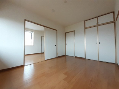 【内装】 | アメニティーパレス | 明るい室内です