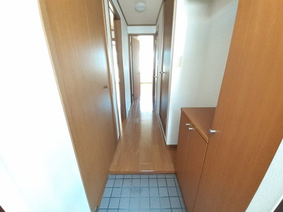 【玄関】 | マルシンハイツ | ゆったりとした玄関です