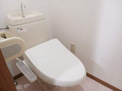 【トイレ】 | ハイツ渚 | ゆったりとした空間のトイレです