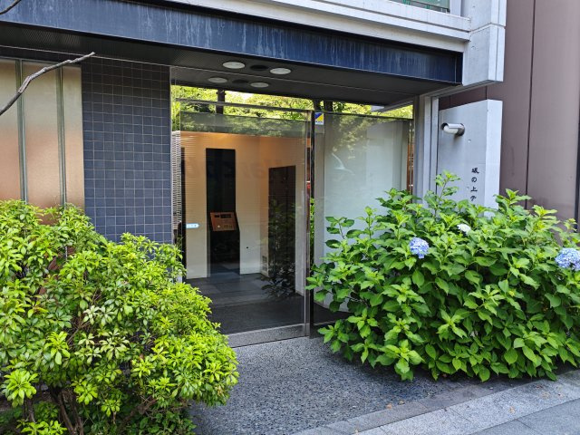 坂の上テラスの外観