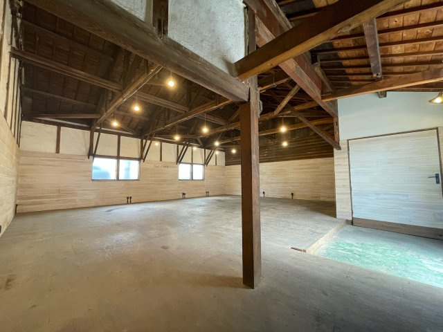 八木蔵本貸工場　北の内装