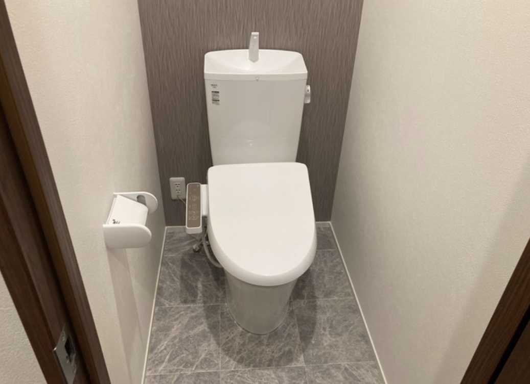 アゼリアガルテン上用賀　パナソニックホームズ施工　オートロック　築浅のトイレ|温水洗浄便座☆