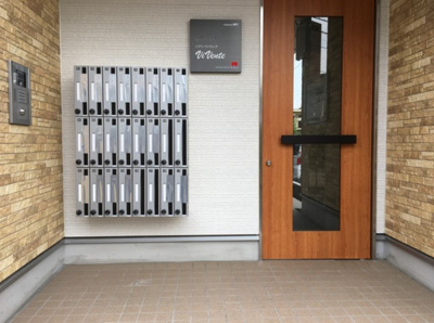 【エントランス】 | リブリ・ヴィヴェンテ