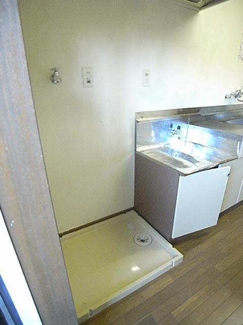 本郷ハイツのその他|洗濯機置き場