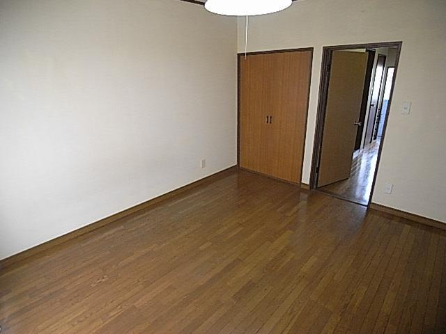 本郷ハイツのその他|7帖洋室内収納