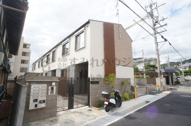 メゾン　グランシャンの外観