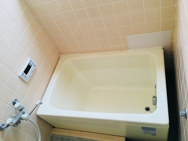 小松原町田中様貸家の浴室|追い炊き機能付！