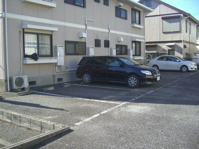 スクエアB棟の駐車場