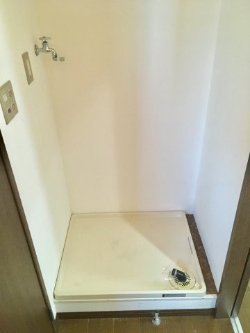 ネオポリスC棟の設備|室内洗濯機置場
