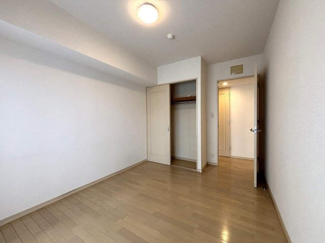 【洋室】 | ◇◆ランドステージ茅ヶ崎オーシャンビュー◆◇ | 7帖の洋室とLDKの間にある6帖の洋室