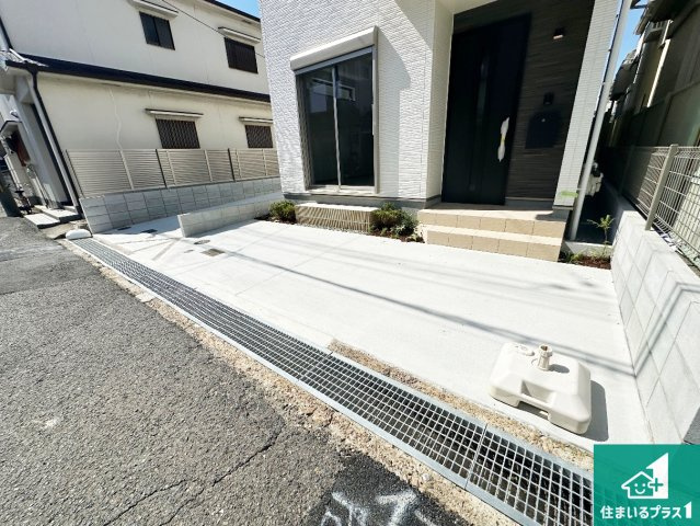 29日(土)30日(日)現地ご見学可能！西宮市浜町　全2邸の駐車場|駐車スペース！散水栓があるので、こまめに愛車を洗えます！