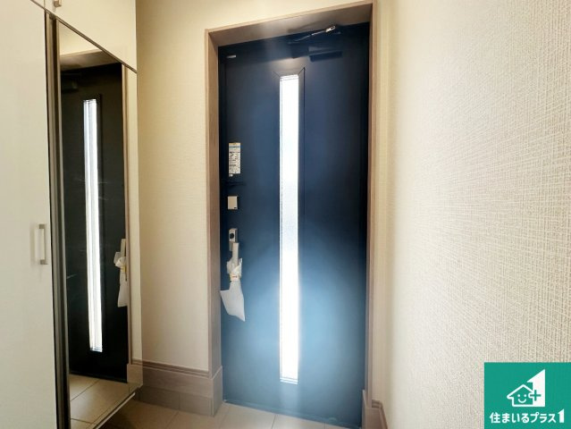 29日(土)30日(日)現地ご見学可能！西宮市浜町　全2邸の玄関|シューズボックスにはたくさんの靴が収納できるので玄関周りはいつもスッキリ！ご家族が増えても安心！