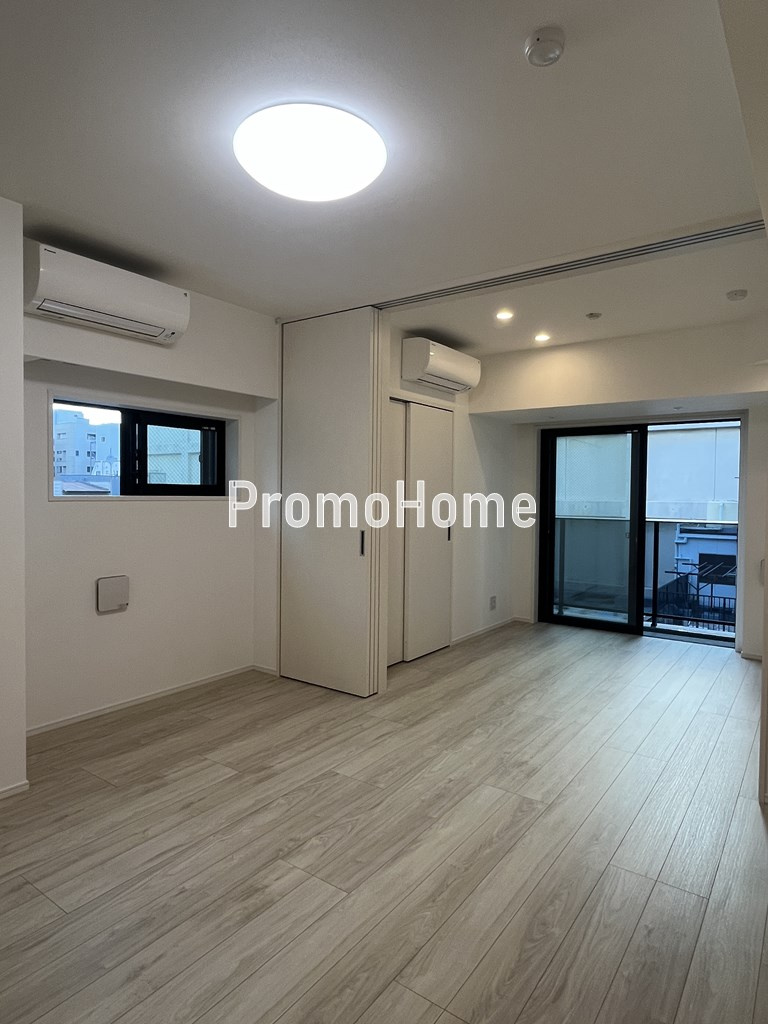 トラディス秋葉原の居間・リビング