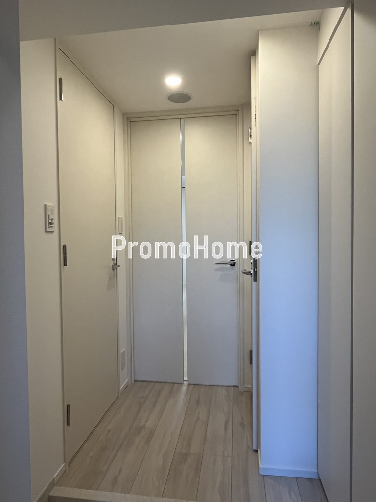 トラディス秋葉原の玄関