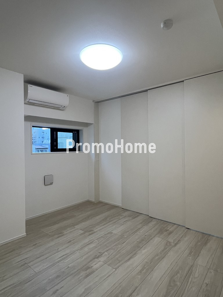 トラディス秋葉原の居間・リビング