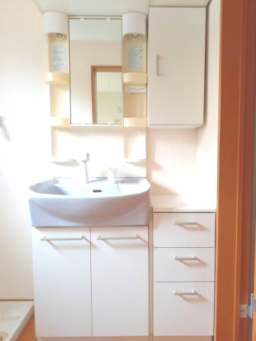 撫子ハイムの独立洗面台|独立洗面台あり、毎朝おしゃれに忙しい女性の方におすすめです